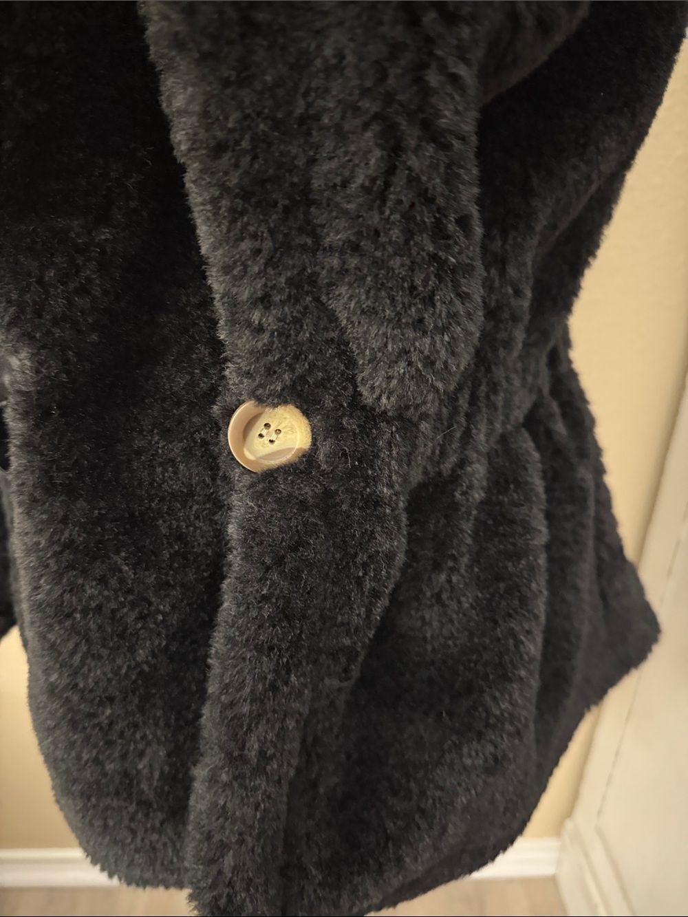 Black Faux Shearling Shawl-Collar Belted Teddy Jacket - Picture 4 of 6